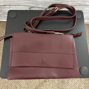 Shiraleah Burgundy Crossbody Bag With Adjustable Strap & Zipper Closure
